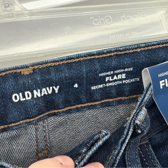 NWT Old Navy High Rise Flare Jeans Size 4 - Picture 6 of 7